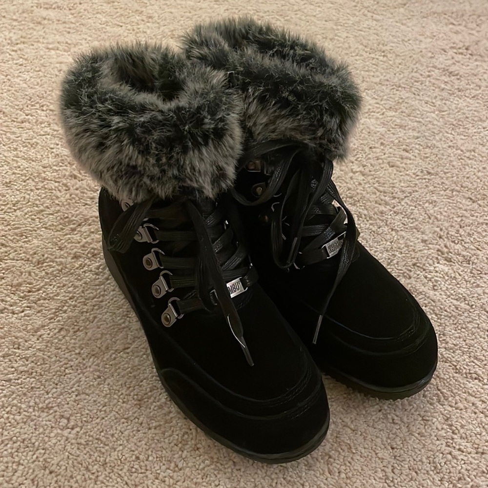 NWOT black suede snow boots